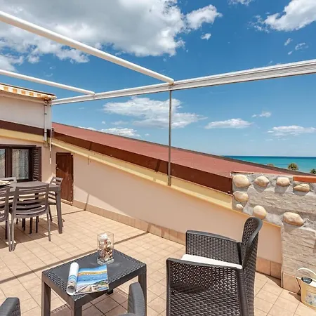 Lovely Flat With View Apartmán