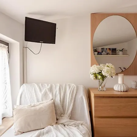 Lovely Flat With View Διαμέρισμα *