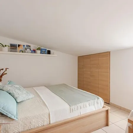 Lovely Flat With View Διαμέρισμα *