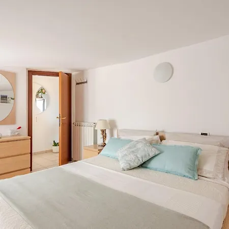 Lovely Flat With View Διαμέρισμα *